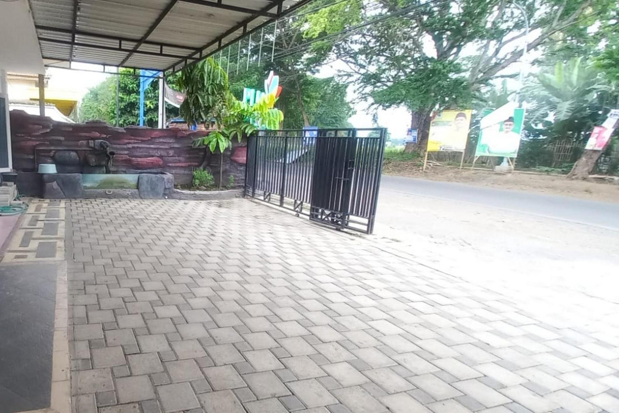 Fortuna Hotel Redpartner Near Exit Tol Paiton Экстерьер фото